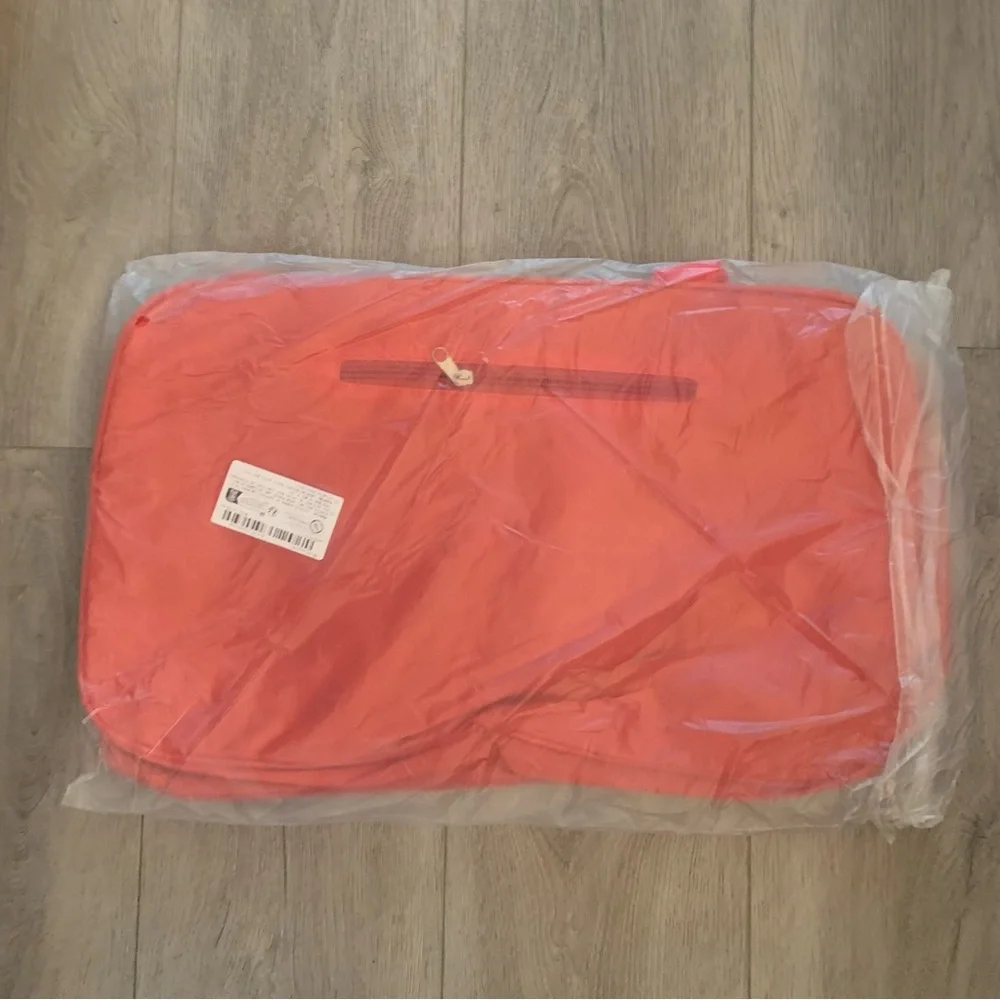 Hello Kitty Large Weekender Bag, Hello Kitty Duffle Bag, Gym Bag, Cat Bag - Picture 3 of 4